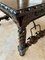 Spanischer Barock Tisch mit Solomonischen Beinen aus dunklem Nussholz mit geschnitzter Struktur und Eisentrage 14
