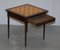 Tavolo da gioco vintage in legno di noce intarsiato con scacchiera e cassetto, Immagine 15