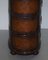 Vollständig restaurierte ovale Tallboy Kommode aus handgefärbtem braunem Leder 12