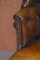 Butaca de orejas Chesterfield victoriana de cuero marrón, Imagen 5