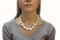 Handgefertigte Halskette mit barocker Perle, Rubinen & Goldverschluss 4