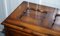 Vintage Truhe oder Kommode aus geschnitztem Hartholz mit Schublade und Klauenfüßen 7