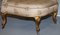 Viktorianische Asymmetrische Armlehnstühle aus Vergoldetem Holz mit Bestickten Vogel Bezügen, 2er Set 8
