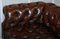 Divano Chesterfield vittoriano in pelle color whisky tinto a mano, Immagine 14