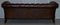 Sofá Chesterfield victoriano serpentino de cuero marrón teñido a mano, Imagen 18