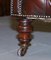Viktorianisches Serpentine Handgefärbtes Whiskey Brown Leder Chesterfield Sofa 9