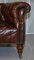 Sofá Chesterfield victoriano serpentino de cuero marrón teñido a mano, Imagen 10