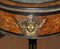 Louis XVI Bijouterie Vitrinentisch aus handgeätztem Glas, vergoldetem Metall, 18. Jh 13