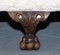Juego de sofá y butaca victoriano de damasco y nogal tallado con patas de pata de león. Juego de 3, Imagen 8