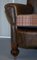 Edwardianisches dreiteiliges Ledersofa aus Nussholz mit Armlehnstühlen, 3er Set 5