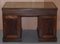 Doppelseitiger Partner Schreibtisch aus Nussholz, 1780er 11