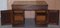 Doppelseitiger Partner Schreibtisch aus Nussholz, 1780er 15