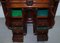 Mobiletto vittoriano in legno di noce intagliato a mano con cassetti, Immagine 20