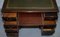 Partner-Schreibtisch aus Hartholz & grünem Leder mit Schiebetastatur & 2 Sockeln 17