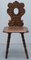 Italienischer Handgeschnitzter Eichenholz Flur Stuhl mit Verziertem Holz und Floraler Rückenlehne 2