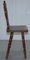 Italienischer Handgeschnitzter Eichenholz Flur Stuhl mit Verziertem Holz und Floraler Rückenlehne 10