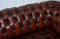 Sofá Chesterfield victoriano pequeño de cuero marrón, Imagen 8