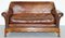 Divano e poltrone in legno di noce intarsiato e pelle marrone di Thomas Chippendale, set di 3, Immagine 15