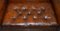 Sofá y butacas de marquetería de nogal con incrustaciones de cuero marrón de Thomas Chippendale. Juego de 3, Imagen 18