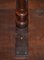 Tavolo vittoriano ovale tripode in legno di noce intagliato, Immagine 16