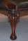 Butacas George II Gainsborough Carver Chesterfield de cuero con patas en forma de garra. Juego de 2, Imagen 10