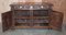Antikes geschnitztes Continental Eichenholz Sideboard mit Militärplatten, 1800er 4