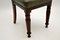 Antiker viktorianischer Schreibtisch und Beistellstuhl aus Massivholz & Leder 9