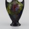 Vase Art Nouveau Antique avec Fleurs et Feuillage Peints à la Main 3