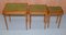 Tavolini ad incastro in legno di tasso e foglia d'oro con ripiano in pelle verde, set di 3, Immagine 6
