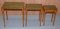 Tavolini ad incastro in legno di tasso e foglia d'oro con ripiano in pelle verde, set di 3, Immagine 4