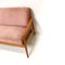 Vintage Pink 3-Sitzer Sofa mit Teak Gestell, 1960er 4