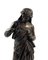 19. Jahrhundert Bronze einer Frau in Gewändern auf Kreisförmigem Sockel drapiert 2