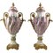 Jarrones de porcelana Ormolu y Sevres rosa con tapa, siglo XX. Juego de 2, Imagen 1
