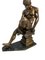 Luchador de bronce posando sobre un pedestal corintio, siglo XX, Imagen 2