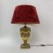 Empire Tischlampe aus Keramik mit goldenen Details, 1970er 7