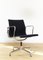 Sedia girevole EA 108 di Charles & Ray Eames per Vitra, Immagine 1