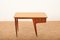 Kleiner Schreibtisch aus Holz & Messing mit Lederoberfläche 2