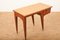 Kleiner Schreibtisch aus Holz & Messing mit Lederoberfläche 3