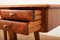 Kleiner Schreibtisch aus Holz & Messing mit Lederoberfläche 8