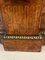 Aparador victoriano antiguo de madera nudosa de nogal con placas de camafeo Wedgwood, Imagen 16