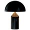 Lampada da tavolo Atollo in metallo nero di Vico Magistretti per Oluce, Immagine 1
