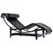 Chaise longue Lc4 en negro de Le Corbusier, Pierre Jeanneret & Charlotte Perriand para Cassina, Imagen 1