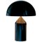 Lámpara de mesa Atollo pequeña de metal negro de Vico Magistretti para Oluce, Imagen 1