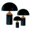 Mittlere schwarze Atollo Tischlampe aus Metall von for Oluce 2