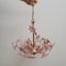 Lampadario in ottone con fiori in vetro di Murano rosa, anni '70, Immagine 1