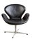 Silla Swan 3320 de cuero negro de Arne Jacobsen para Fritz Hansen, Imagen 1