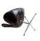 3320 Swan Chair in Black Leather by Arne Jacobsen for Fritz Hansen, Image 4