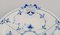 Plat Bleu Cannelé avec Poignées. Numéro de Modèle 304 de Bing & Grøndahl, milieu du 20ème siècle 3