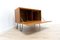 Mobiletto Mid-Century in teak e vinile con gambe a forcina di Beaver Tapley, Immagine 2