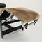 Serie # 396 LC4 Sessel aus Ponyfell von Le Corbusier für Cassina, 1960er 12